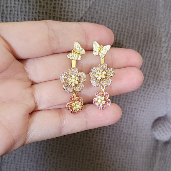 Eye👁 Candy🍭 Los Angeles🏙 Sparkley Floral💐 Ear👂Jacket Earrings - Picture 2 of 15